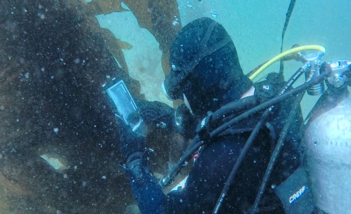 오션키트의 'OCEAN-KIT' 개발물은 해양 복원 작업이 이루어지는 수중 환경에서도 다이버가 기기를 활용해 활동 내용을 직접 기록할 수 있도록 설계됐다.